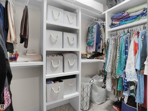 6419 175 Avenue, Edmonton, AB - Indoor With Storage