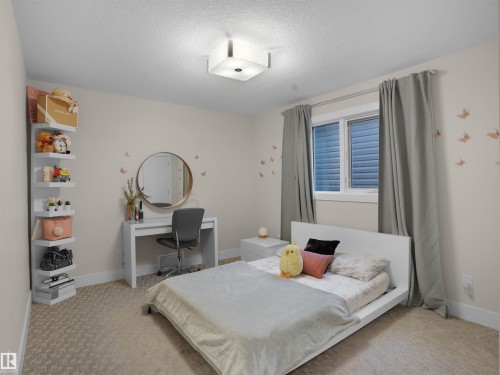 6419 175 Avenue, Edmonton, AB - Indoor Photo Showing Bedroom