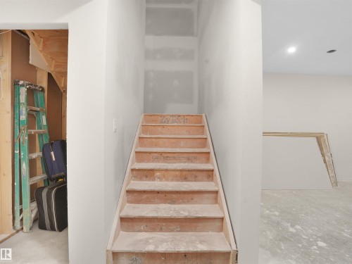 6419 175 Avenue, Edmonton, AB - Indoor Photo Showing Other Room