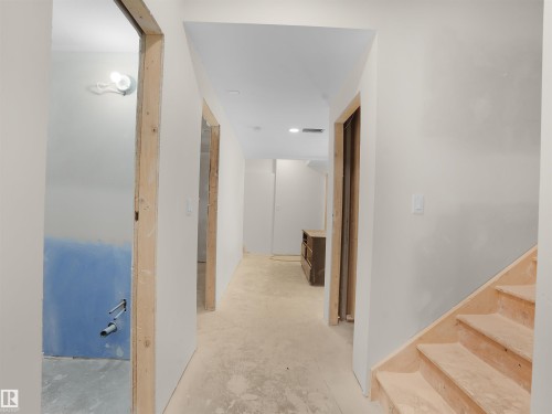 6419 175 Avenue, Edmonton, AB - Indoor Photo Showing Other Room