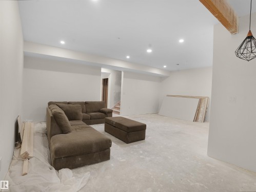 6419 175 Avenue, Edmonton, AB - Indoor