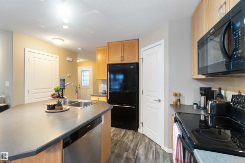 109 Rue Magnan, Beaumont, AB - Indoor Photo Showing Kitchen With Double Sink