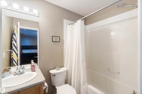 109 Rue Magnan, Beaumont, AB - Indoor Photo Showing Bathroom