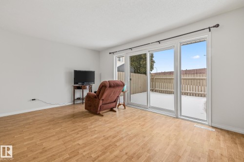 145B Royal Road, Edmonton, AB - Indoor