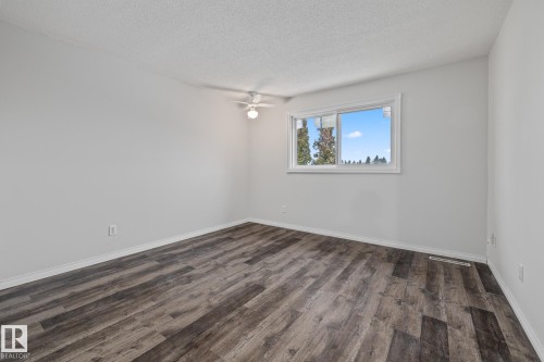 145B Royal Road, Edmonton, AB - Indoor Photo Showing Other Room