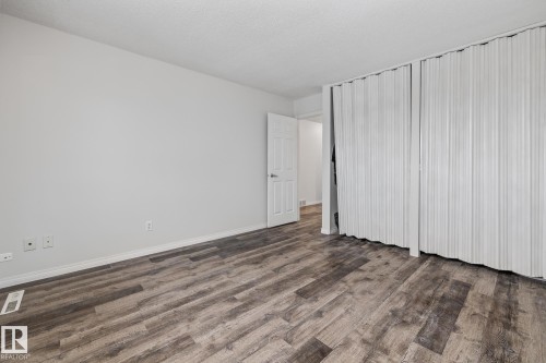 145B Royal Road, Edmonton, AB - Indoor Photo Showing Other Room