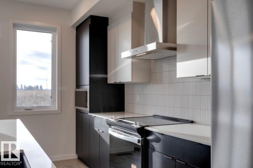 22915 80 Avenue, Edmonton, AB - Indoor Photo Showing Kitchen