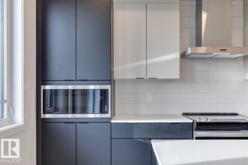 22915 80 Avenue, Edmonton, AB - Indoor Photo Showing Kitchen