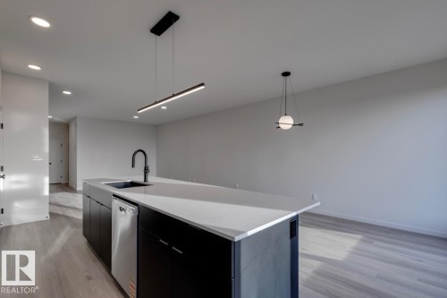 22915 80 Avenue, Edmonton, AB - Indoor Photo Showing Kitchen