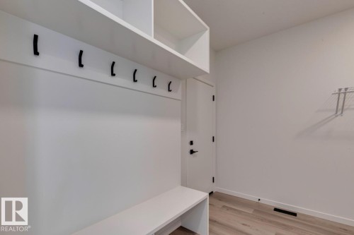 22915 80 Avenue, Edmonton, AB - Indoor Photo Showing Other Room