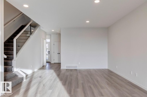 22915 80 Avenue, Edmonton, AB - Indoor Photo Showing Other Room