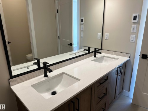 145 Elm Street, Fort Saskatchewan, AB - Indoor Photo Showing Bathroom