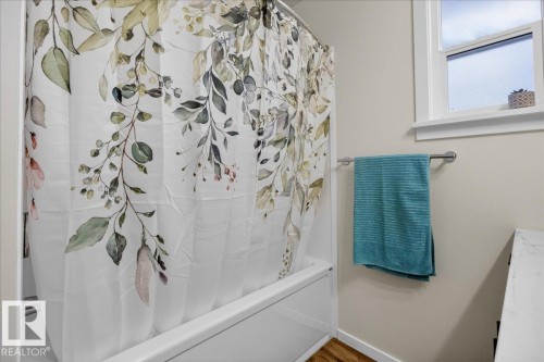 4911 43 Avenue, Beaumont, AB - Indoor Photo Showing Bathroom