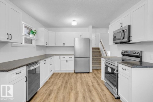 4911 43 Avenue, Beaumont, AB - Indoor Photo Showing Kitchen