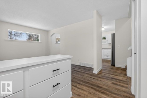 4911 43 Avenue, Beaumont, AB - Indoor Photo Showing Other Room
