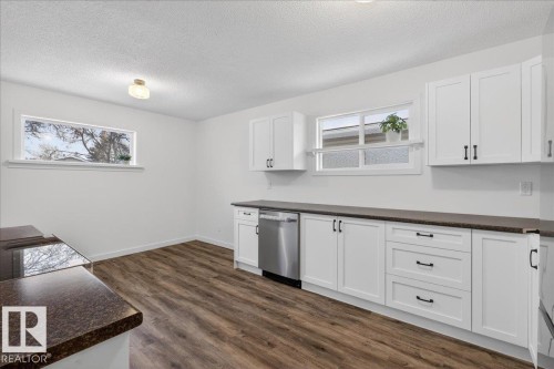 4911 43 Avenue, Beaumont, AB - Indoor Photo Showing Kitchen