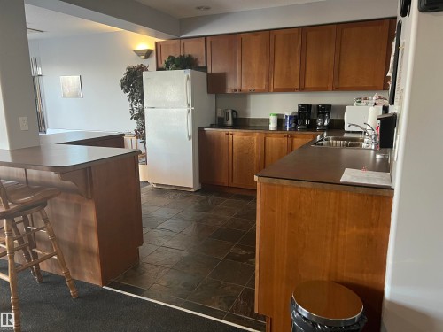 135 592 Hooke Road, Edmonton, AB - Indoor Photo Showing Kitchen With Double Sink