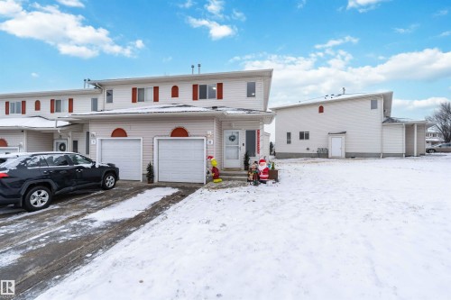 10 451 Hyndman Crescent, Edmonton, AB - Outdoor With Facade