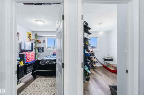 10 451 Hyndman Crescent, Edmonton, AB - Indoor Photo Showing Other Room