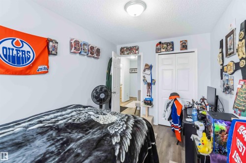 10 451 Hyndman Crescent, Edmonton, AB - Indoor Photo Showing Bedroom