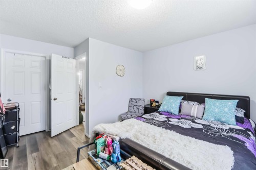 10 451 Hyndman Crescent, Edmonton, AB - Indoor Photo Showing Bedroom