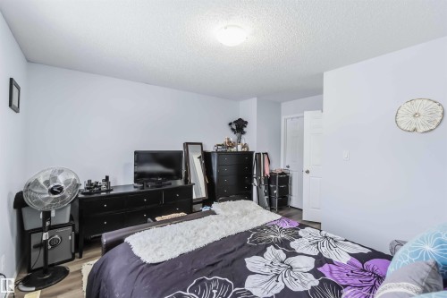10 451 Hyndman Crescent, Edmonton, AB - Indoor Photo Showing Bedroom