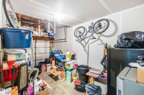 10 451 Hyndman Crescent, Edmonton, AB - Indoor