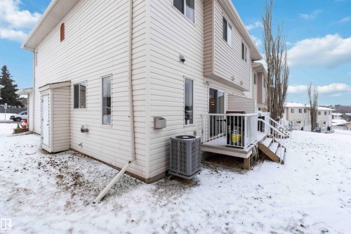 10 451 Hyndman Crescent, Edmonton, AB - Outdoor