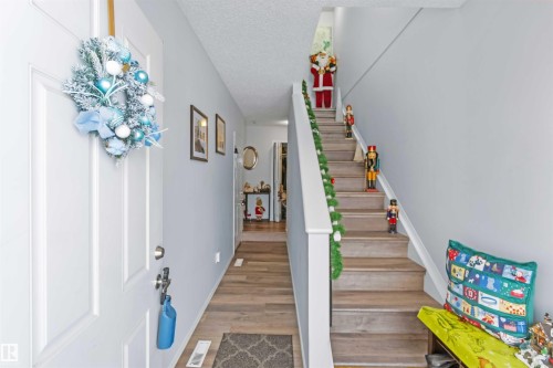 10 451 Hyndman Crescent, Edmonton, AB - Indoor Photo Showing Other Room