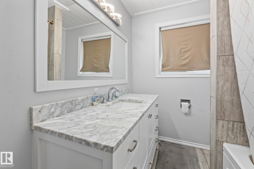 12903/12905 96 Street, Edmonton, AB - Indoor Photo Showing Bathroom