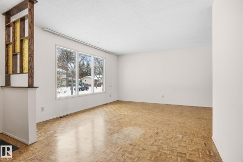 29 Andrew Crescent, St. Albert, AB - Indoor Photo Showing Other Room