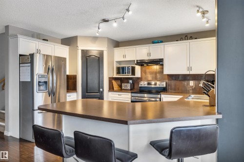139 Chestermere Crescent, Sherwood Park, AB - Indoor Photo Showing Kitchen With Stainless Steel Kitchen