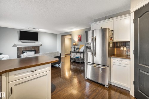 139 Chestermere Crescent, Sherwood Park, AB - Indoor Photo Showing Kitchen