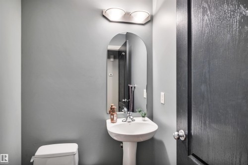 139 Chestermere Crescent, Sherwood Park, AB - Indoor Photo Showing Bathroom