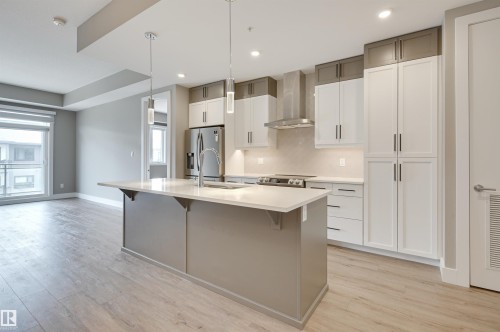 406 528 Griesbach Parade, Edmonton, AB - Indoor Photo Showing Kitchen With Upgraded Kitchen