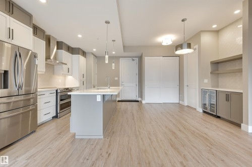 406 528 Griesbach Parade, Edmonton, AB - Indoor Photo Showing Kitchen With Stainless Steel Kitchen With Upgraded Kitchen