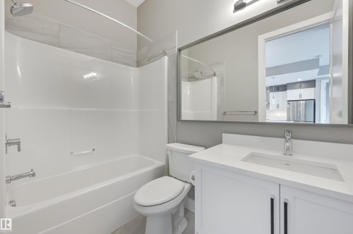 406 528 Griesbach Parade, Edmonton, AB - Indoor Photo Showing Bathroom