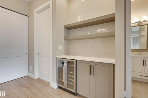 406 528 Griesbach Parade, Edmonton, AB - Indoor Photo Showing Other Room