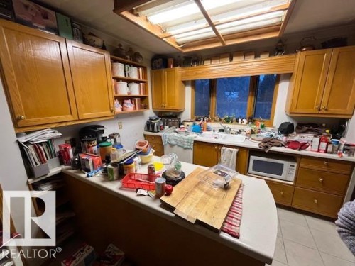 10427 28 Avenue, Edmonton, AB - Indoor Photo Showing Kitchen