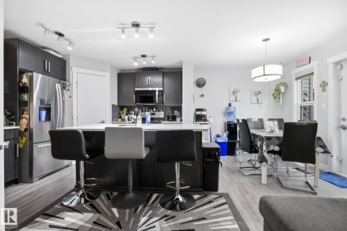 7237 Armour Crescent, Edmonton, AB - Indoor