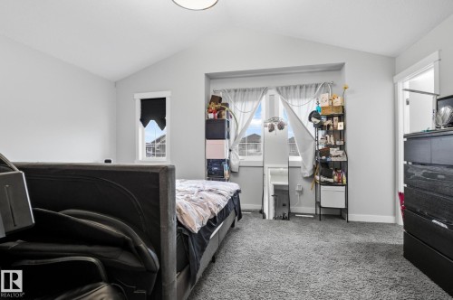 7237 Armour Crescent, Edmonton, AB - Indoor Photo Showing Bedroom