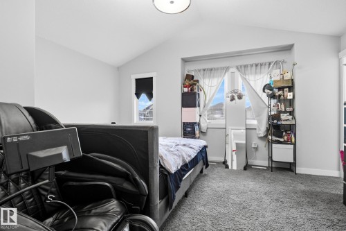 7237 Armour Crescent, Edmonton, AB - Indoor Photo Showing Bedroom