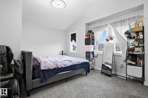7237 Armour Crescent, Edmonton, AB - Indoor Photo Showing Bedroom