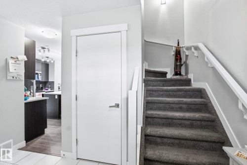 7237 Armour Crescent, Edmonton, AB - Indoor Photo Showing Other Room