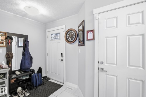 7237 Armour Crescent, Edmonton, AB - Indoor Photo Showing Other Room
