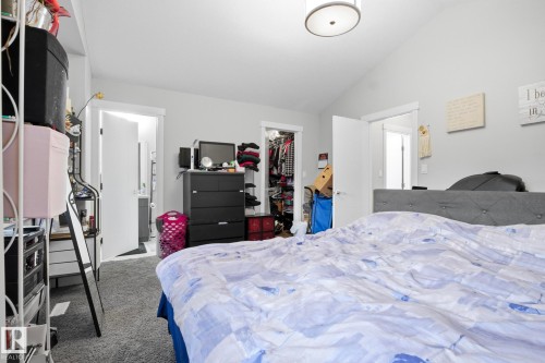 7237 Armour Crescent, Edmonton, AB - Indoor Photo Showing Bedroom
