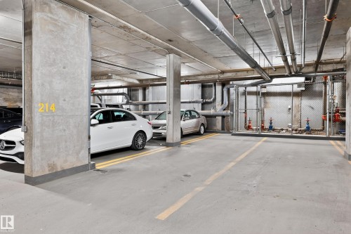 3002 10152 104 Street, Edmonton, AB - Indoor Photo Showing Garage