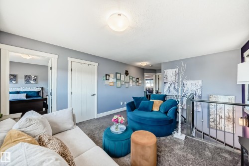 3411 8 Street, Edmonton, AB - Indoor Photo Showing Living Room