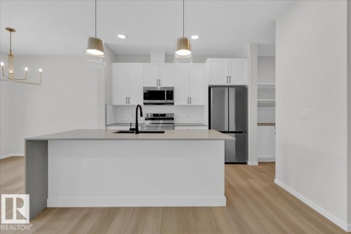 1142 South Creek Wynd, Stony Plain, AB - Indoor Photo Showing Kitchen With Upgraded Kitchen