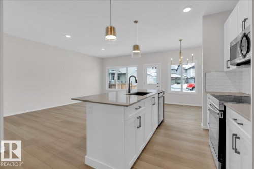 1142 South Creek Wynd, Stony Plain, AB - Indoor Photo Showing Kitchen With Upgraded Kitchen